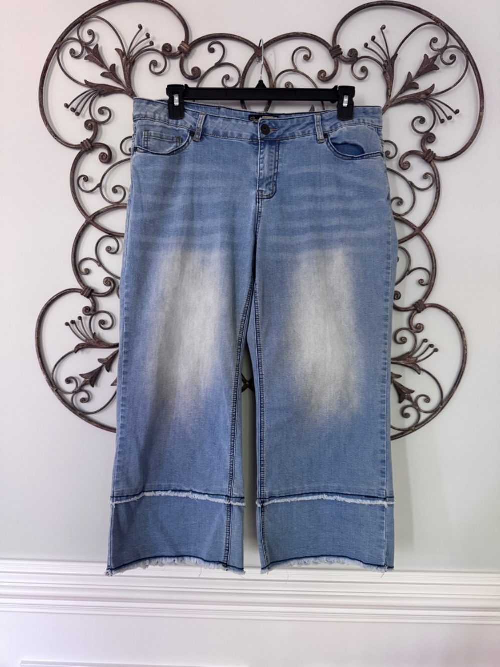 Suzanne Betro "cutest crop jeans ever!" Size 14